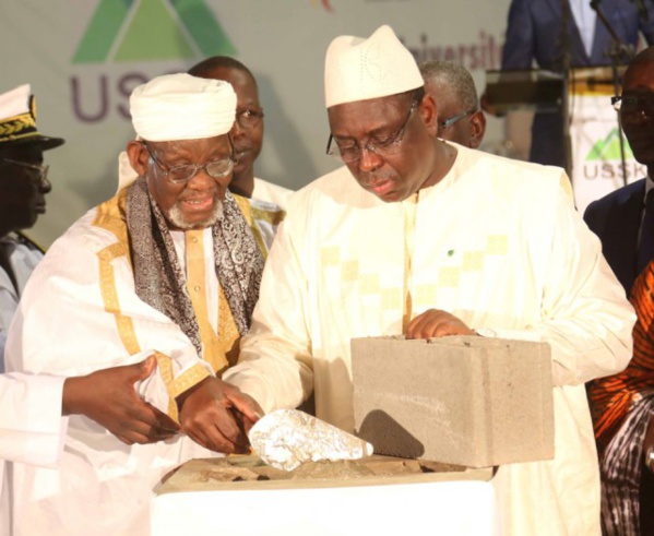 ​ Parfum  de deal à l'université Sine Saloum Elhaj Ibrahima Niass