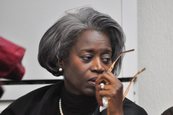 Aminata Niane ancienne directrice de l'Apix citée dans un gros scandale ! Aminata Niane ancienne directrice de l'Apix citée dans un gros scandale !