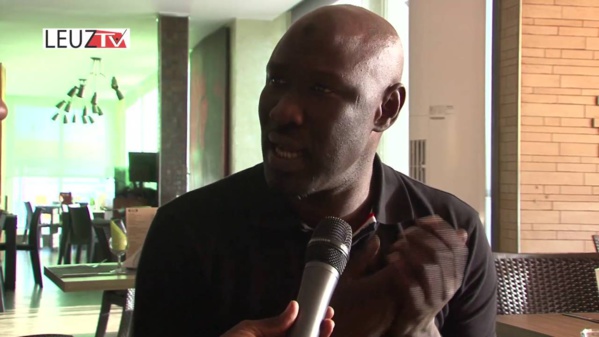 Voici Marie Cissé, la coiffeuse à qui l'on prête une idylle avec "Jojo" ! Voici Marie Cissé, la coiffeuse à qui l'on prête une idylle avec "Jojo" !