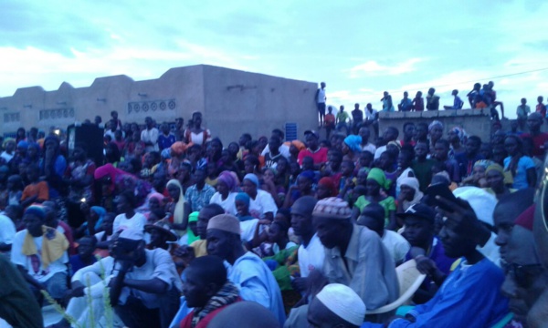 La bravade de Guelongal Barro : "Farba Ngom avait juré de ne plus faire de politique si quelqu'un ose entrer dans son fief; moi, Amadou Guelongal Barro j'ai tenu mon meeting chez lui à Ouro Siré..." La bravade de Guelongal Barro : "Farba Ngom avait juré de ne plus faire de politique si quelqu'un ose entrer dans son fief; moi, Amadou Guelongal Barro j'ai tenu mon meeting chez lui à Ouro Siré..."