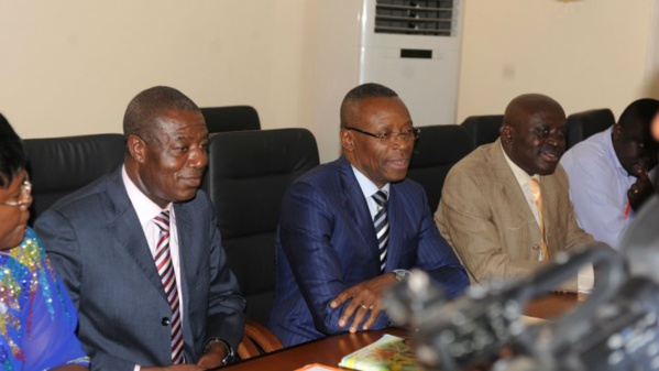 Présidentielle au Gabon : la commission électorale valide la réélection d'Ali Bongo Présidentielle au Gabon : la commission électorale valide la réélection d'Ali Bongo