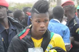 LE SÉNÉGAL MÉNE 1-0 À LA MI-TEMPS LE SÉNÉGAL MÉNE 1-0 À LA MI-TEMPS