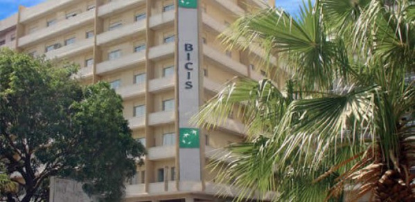 Urgent : Le siège de la Bicis de l’Avenue Roume en feu Urgent : Le siège de la Bicis de l’Avenue Roume en feu