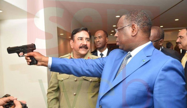 Macky s'arme à Islamabad Macky s'arme à Islamabad