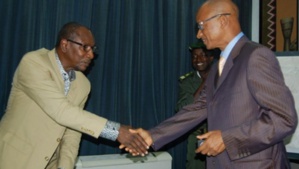 Guinée : Alpha Condé rend visite à son rival Cellou Dalein Diallo, endeuillé par la mort de son frère