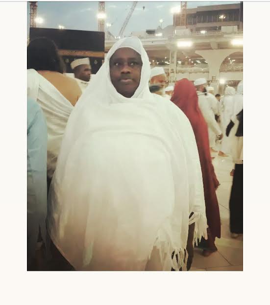 Mbaye Diagne : L’ancien joueur de la Juventus amène sa maman et quelques  membres de sa famille faire le hadj à la Mecque