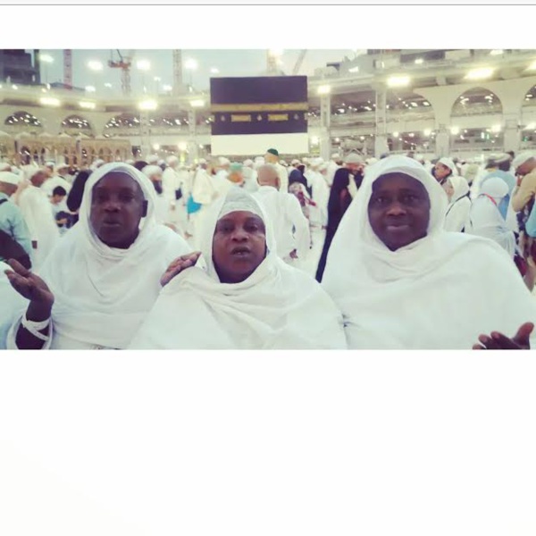 Mbaye Diagne : L’ancien joueur de la Juventus amène sa maman et quelques membres de sa famille faire le hadj à la Mecque Mbaye Diagne : L’ancien joueur de la Juventus amène sa maman et quelques membres de sa famille faire le hadj à la Mecque