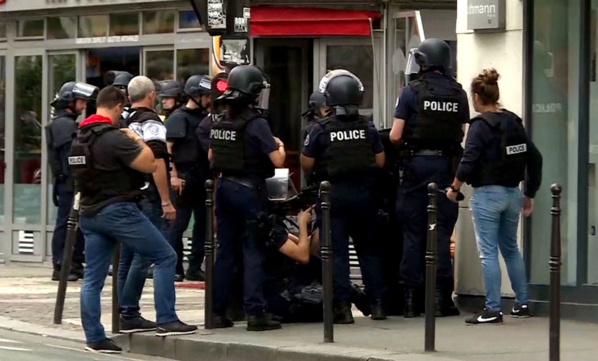 Paris : fausse alerte, vraie panique Paris : fausse alerte, vraie panique