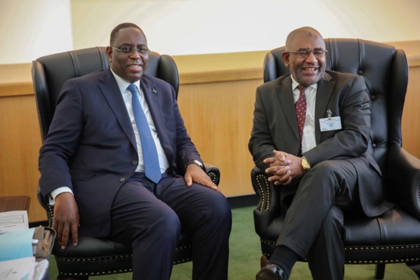 Le Pr Macky Sall s'est entretenu depuis les USA avec ses homologues Muhammadu Buhari et Azali Assoumani sur la paix et la sécurité du continent Le Pr Macky Sall s'est entretenu depuis les USA avec ses homologues Muhammadu Buhari et Azali Assoumani sur la paix et la sécurité du continent