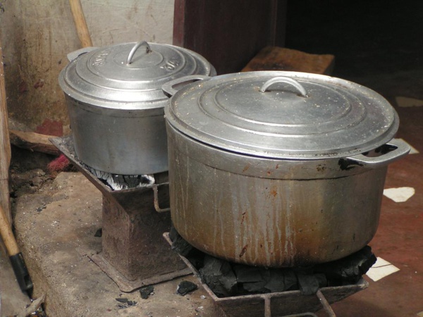 Confidence: “mon mari compte les morceaux de viande dans la marmite” Confidence: “mon mari compte les morceaux de viande dans la marmite”