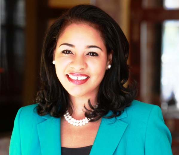 Léna Sène a-t-elle définitivement lâché Idrissa Seck pour la finance internationale? Léna Sène a-t-elle définitivement lâché Idrissa Seck pour la finance internationale?