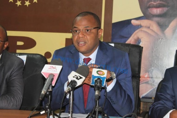 Mame Mbaye Niang "évite" Macky Sall et "fuit" le Conseil des ministres (Exclusif Leral) Mame Mbaye Niang "évite" Macky Sall et "fuit" le Conseil des ministres (Exclusif Leral)