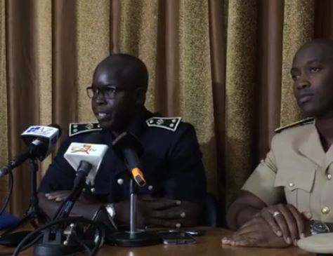 Commissaire Diaré Sène : «Comme une déferlante, les manifestants ont forcé le barrage de sécurité et foncé sur les forces de sécurité» Commissaire Diaré Sène : «Comme une déferlante, les manifestants ont forcé le barrage de sécurité et foncé sur les forces de sécurité»