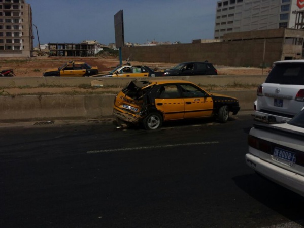VIDEO : Un taximan écrasé par un camion à Yoff VIDEO : Un taximan écrasé par un camion à Yoff
