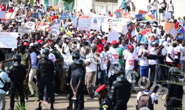 Manif du 14 octobre – Le pouvoir tombe dans le piège Manif du 14 octobre – Le pouvoir tombe dans le piège