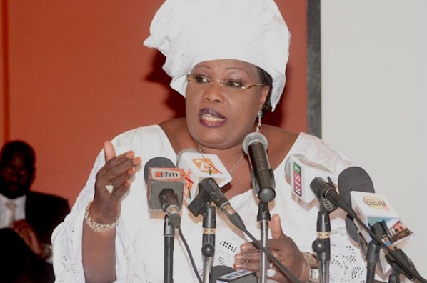 Aminata Mbengue Ndiaye : «Personne ne peut dire que Tanor ne mérite pas ce poste» Aminata Mbengue Ndiaye : «Personne ne peut dire que Tanor ne mérite pas ce poste»