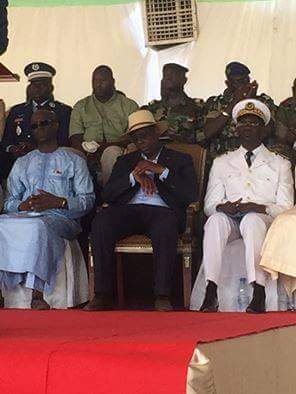 Arrêt sur image! Le Pr Macky Sall qui tombe dans les bras de Morphée à Bokhol Arrêt sur image! Le Pr Macky Sall qui tombe dans les bras de Morphée à Bokhol