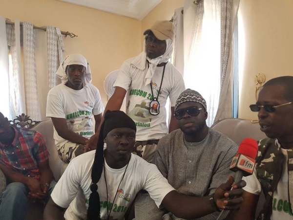 Cheikh Amar: "Pourquoi j'ai refusé la proposition de Jeune Afrique pour couvrir l'édition 2016 de Khelcom (...)" Cheikh Amar: "Pourquoi j'ai refusé la proposition de Jeune Afrique pour couvrir l'édition 2016 de Khelcom (...)"