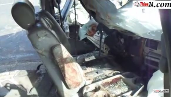 Vidéo : Un grave accident fait 3 morts et 4 blessés à Allou Kagne, entre Pout et Thiès. Ames sensibles, s’abstenir