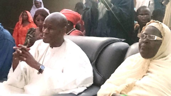 La banlieue de Dakar déroule le tapis rouge à Thierno Lo La banlieue de Dakar déroule le tapis rouge à Thierno Lo