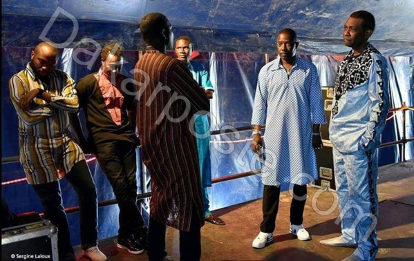 Sortie de l'album Africa Rek-"You" draine les foules à Paris...France 24 renforce sa sécurité pour contenir les fan's...Les Champs Elysées noirs de monde Sortie de l'album Africa Rek-"You" draine les foules à Paris...France 24 renforce sa sécurité pour contenir les fan's...Les Champs Elysées noirs de monde