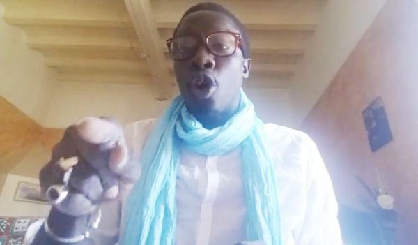 Le fils du Khalife général des Layennes menace Macky Sall et promet de dévoiler des secrets si toutefois… Le fils du Khalife général des Layennes menace Macky Sall et promet de dévoiler des secrets si toutefois…