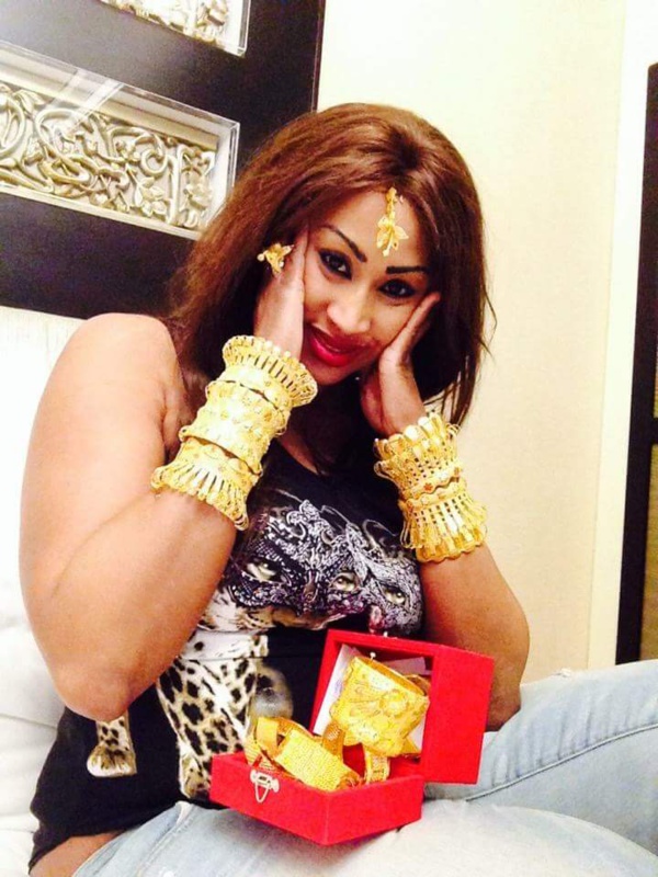 L'histoire secrète de Diaba Sora...La vérité sur la richesse de la "Kim Kardashian africaine"...Le cas, cousu de fil blanc, du ministre Sénégalais... L'histoire secrète de Diaba Sora...La vérité sur la richesse de la "Kim Kardashian africaine"...Le cas, cousu de fil blanc, du ministre Sénégalais...