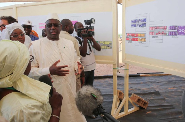 Pose Première pierre hôpital Touba Pose Première pierre hôpital Touba