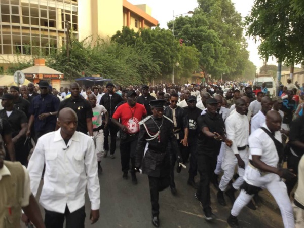 Les images de l'arrivée de Serigne Modou Kara Mbacké à Thiès Les images de l'arrivée de Serigne Modou Kara Mbacké à Thiès