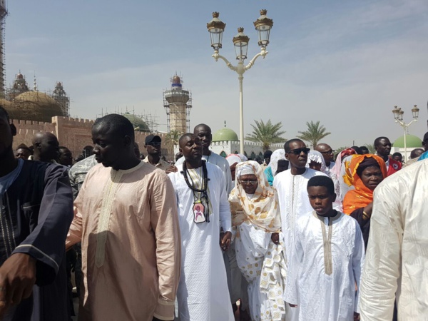Les images touchantes du Magal de Cheikh Amar  en compagnie de sa maman Adja Ndèye Coura Ndiaye