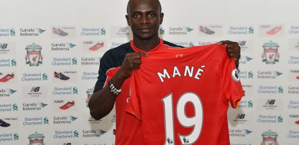 Ballon d'or Africain: Sadio mané dans le top 5 de la Caf Ballon d'or Africain: Sadio mané dans le top 5 de la Caf