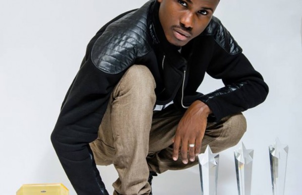 DIP DOUNDOU GUISS ou quand un « voyant » fait du Rap DIP DOUNDOU GUISS ou quand un « voyant » fait du Rap