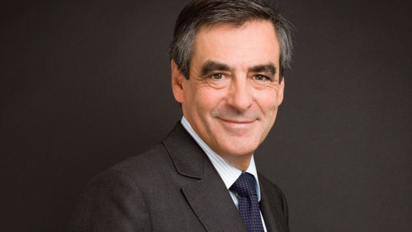 François Fillon remporte la primaire de la droite et du centre, Juppé lui promet son soutien François Fillon remporte la primaire de la droite et du centre, Juppé lui promet son soutien