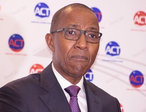 Abdoul Mbaye chante Sidy Lamine Niass: « Il est journaliste et patron de presse, un journaliste authentique, pas un journaliste courtisan dont le talent ou la hargne est mis au service du Prince du moment»