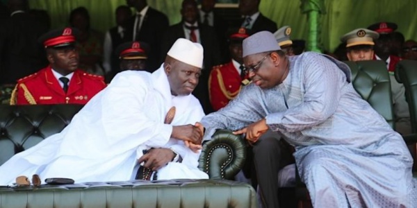 Avec Adama Barrow, Macky Sall exprime sa ferme volonté de renforcer les relations multiséculaires d’amitié, de parenté et de bon voisinage entre le Gambie et le Sénégal Avec Adama Barrow, Macky Sall exprime sa ferme volonté de renforcer les relations multiséculaires d’amitié, de parenté et de bon voisinage entre le Gambie et le Sénégal