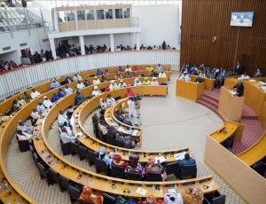 Absentéisme des députes : Fatou Thiam fait bloquer l’Assemblée nationale pendant 45mn, Abdou Mbow Seul présent parmi les vice-présidents, Awa Guèye appelée en catastrophe