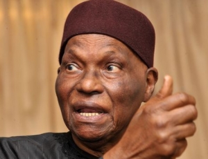 Wade menace Farba Senghor Wade menace Farba Senghor