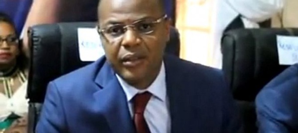 Les Députés Encensent Mame Mbaye Niang Les Députés Encensent Mame Mbaye Niang