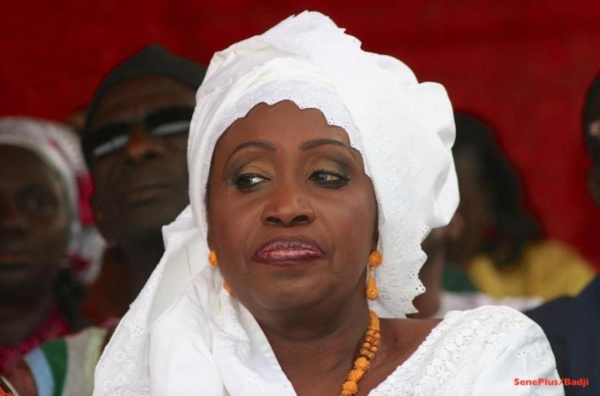 Me Nafissatou Diop, responsable apériste: "A Kaolack, il n’y a pas d’opposition, c'est l’APR qui s'oppose à l'APR" Me Nafissatou Diop, responsable apériste: "A Kaolack, il n’y a pas d’opposition, c'est l’APR qui s'oppose à l'APR"