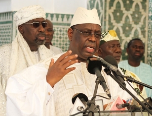 A Tivaouane, Macky Sall lance une “fatwa” aux media: “la cote d’alerte est atteinte concernant les dérives inacceptables notées dans les médias