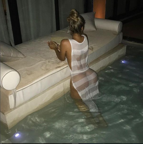 Photos : Mya l’ex de l’international sénégalais Diaffara Sakho s’affiche nue sur…