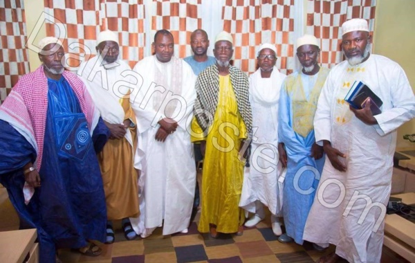 Pour conserver son fauteuil, Jammeh envoie les religieux négocier avec Barrow...Pourquoi l'autocrate veut coute que coute rester au pouvoir (INFORMATIONS ET IMAGES EXCLUSIVES DAKARPOSTE) Pour conserver son fauteuil, Jammeh envoie les religieux négocier avec Barrow...Pourquoi l'autocrate veut coute que coute rester au pouvoir (INFORMATIONS ET IMAGES EXCLUSIVES DAKARPOSTE)