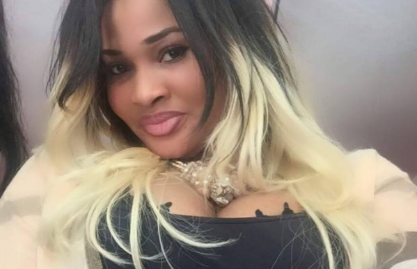 Soumboulou Bathily y’a du monde au balcon. « Li thi pathial » …Regardez Soumboulou Bathily y’a du monde au balcon. « Li thi pathial » …Regardez