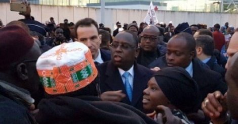 Macky a dribblé le protocole… Macky a dribblé le protocole…