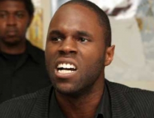 Macky Sall et le Franc CFA: Kémi Seba dénonce un "maquillage ou l'art du vernis de la soumission politique" Macky Sall et le Franc CFA: Kémi Seba dénonce un "maquillage ou l'art du vernis de la soumission politique"