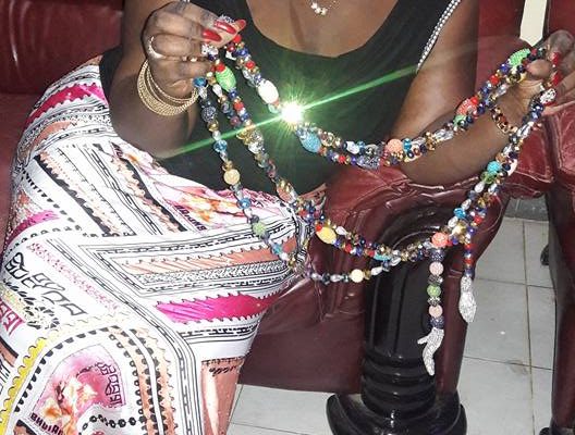 Ngoné Ndiaye Guéweul et les « Bine bine », une longue histoire d’amour Ngoné Ndiaye Guéweul et les « Bine bine », une longue histoire d’amour