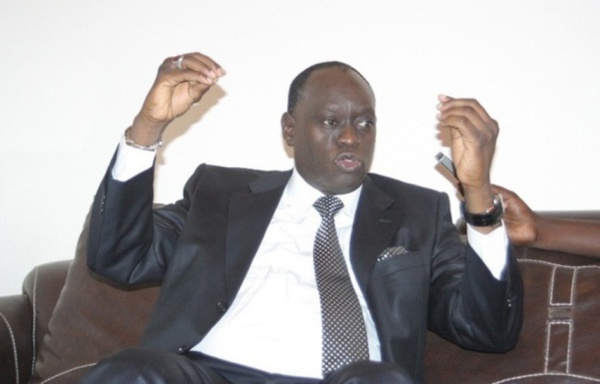 Me Elhaj Diouf: "Macky Sall dirige le pays, mais ne contrôle rien du tout (...) Quand Macky est arrivé en France, aucun Français ne l'a accueilli (...)" Me Elhaj Diouf: "Macky Sall dirige le pays, mais ne contrôle rien du tout (...) Quand Macky est arrivé en France, aucun Français ne l'a accueilli (...)"