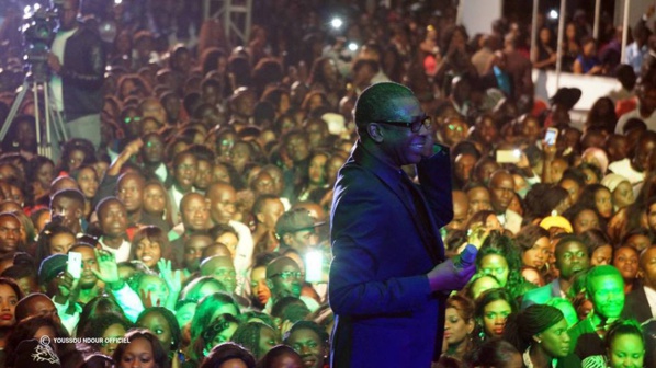 Bousculade geante au Cices: Youssou chante dans le chaos