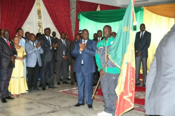 Le Pr Macky Sall procédera, ce mercredi, à la remise traditionnelle du drapeau national aux " Lions" Le Pr Macky Sall procédera, ce mercredi, à la remise traditionnelle du drapeau national aux " Lions"