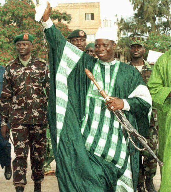 Des milliers de Gambiens fuient le pays par craintes de troubles...La famille du ministre Gambien de la Justice sous l'aile protectrice de...Mankeur Ndiaye